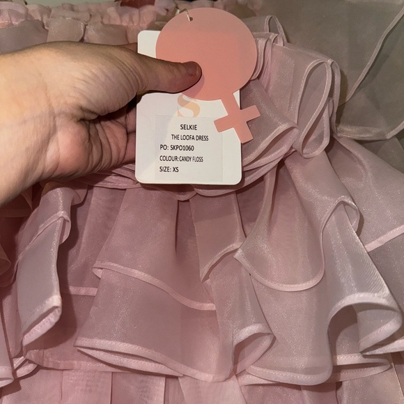 Selkie Rare HTF the loofah candy floss dress ruffle Barbie pink - Picture 5 of 12